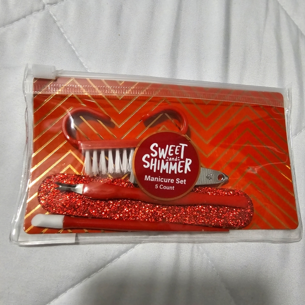 BUNDLE ONLY *NWT* Sweet and Shimmer Holiday Mani Set
